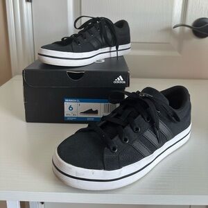 Adidas Women's Bravada 2.0 Black & White Sneakers SkateShoe Sz 6